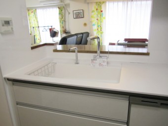 TOTO ザ・クラッソでデザイン性と機能性を兼ね備えたキッチンに TOTO ザ・クラッソでデザイン性と機能性を兼ね備えたキッチンに